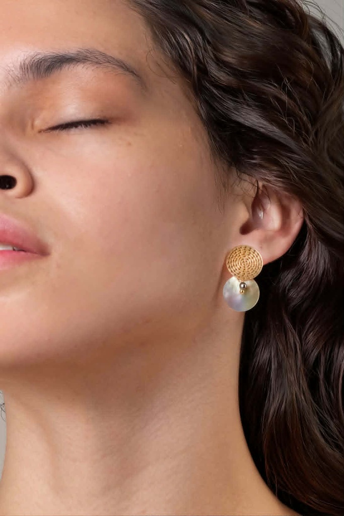 Boucles d'oreilles acier doré estampe + nacre + keishis