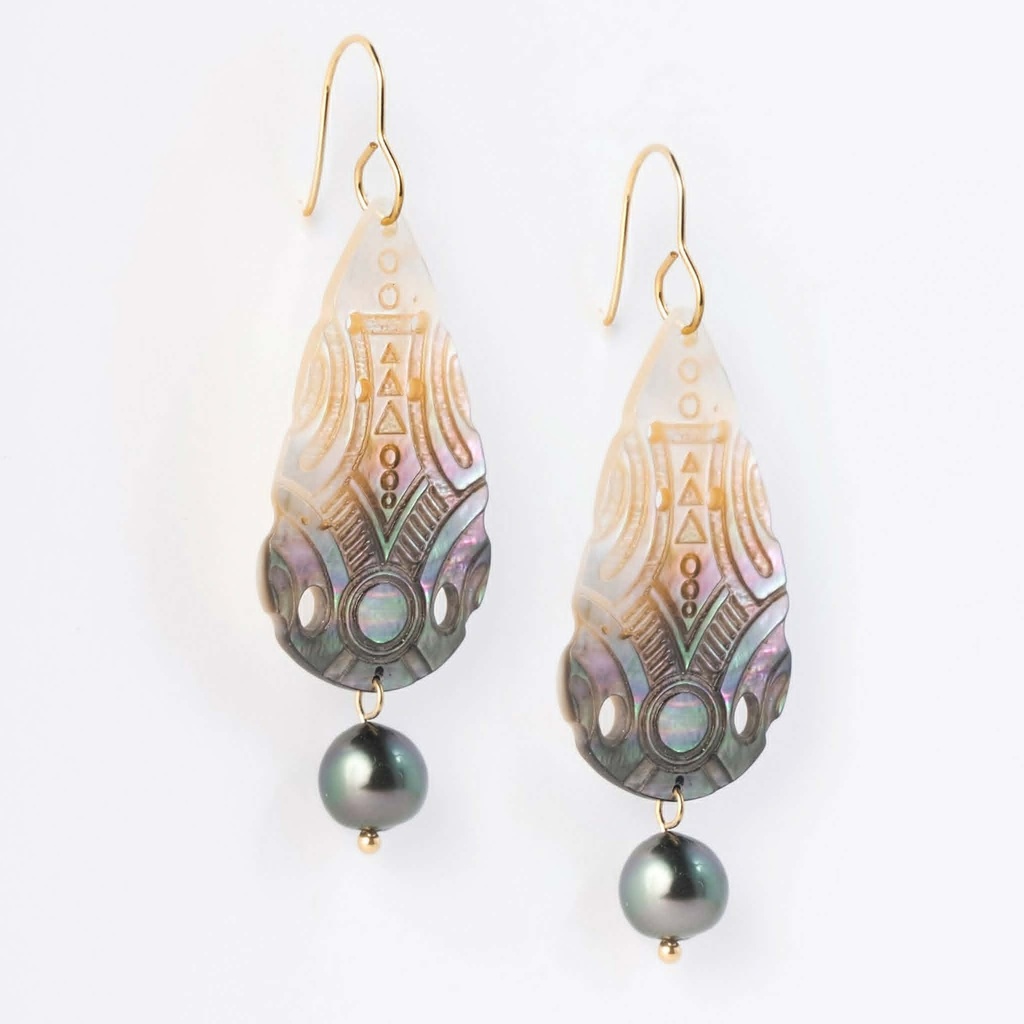 Boucles d'oreilles acier doré nacre gravée + perle