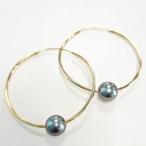 CREOLES plaqué or diamètre 5cms et perles de Tahiti