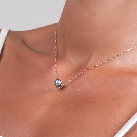 COLLIER V zircon plaqué or +perle