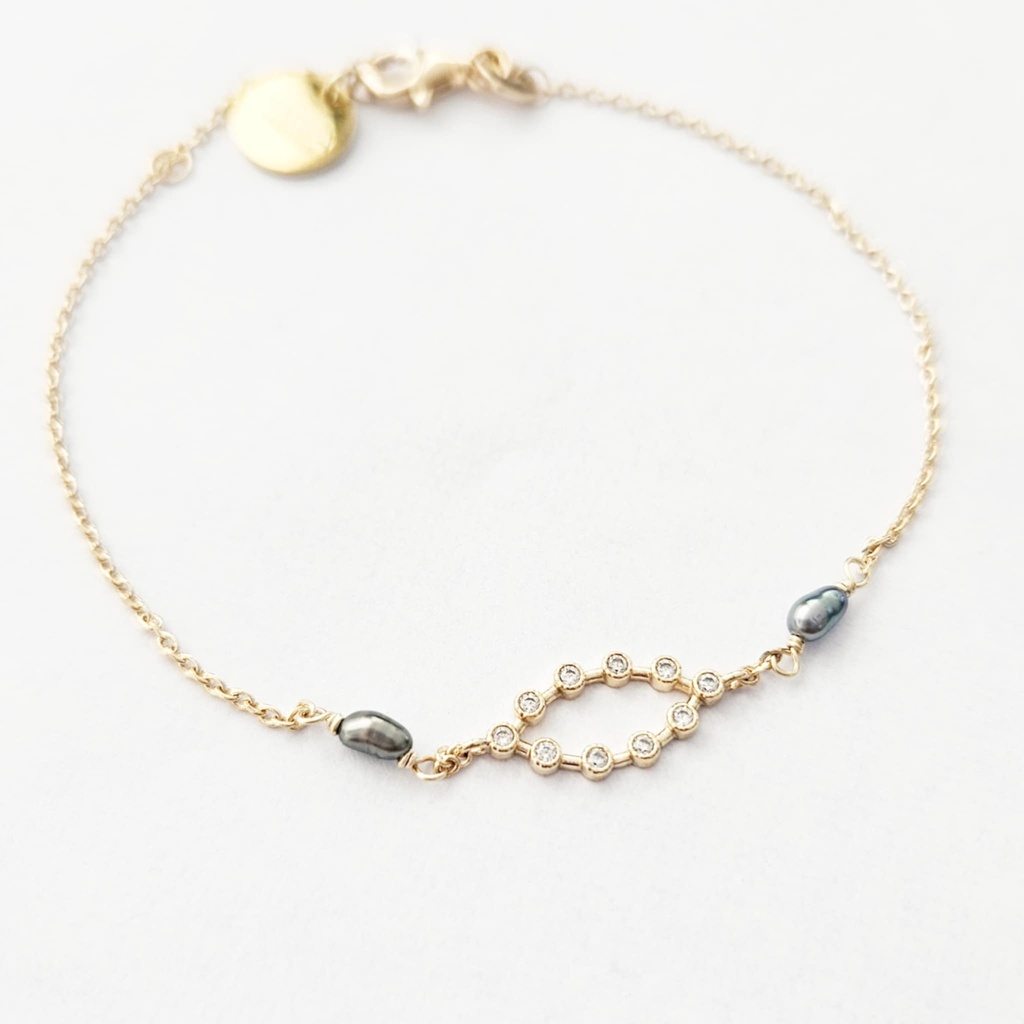 BRACELET OVALE ZIRCONS ET KEISHIS - PLAQUE OR