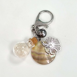 [PCSABL] PORTE CLES BOUTEILLE SABLE, PERLE DE TAHITI ET FANTAISIES