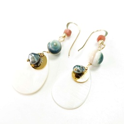 [NEGF10V] Boucles d'oreille plaqué or, nacres blanches + keishis et burgo
